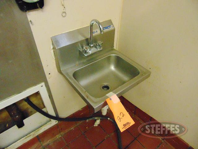 Small stainless sink, faucet_1.jpg